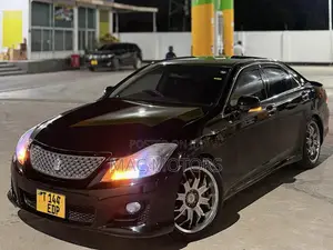 Toyota Crown 2009 Matt Black