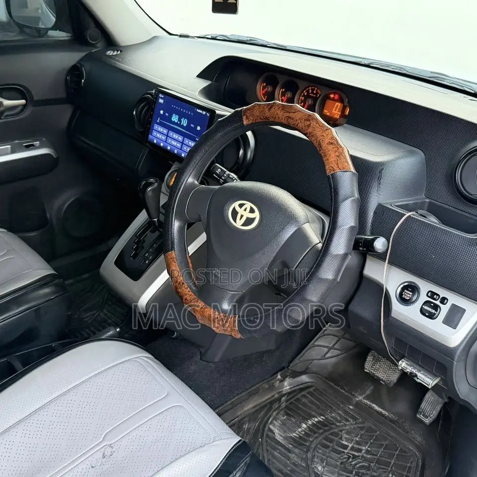 Toyota Corolla Rumion 2008 White