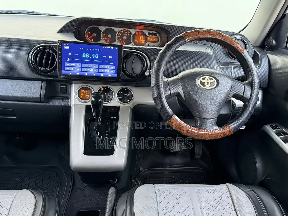 Toyota Corolla Rumion 2008 White