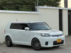 Toyota Corolla Rumion 2008 White