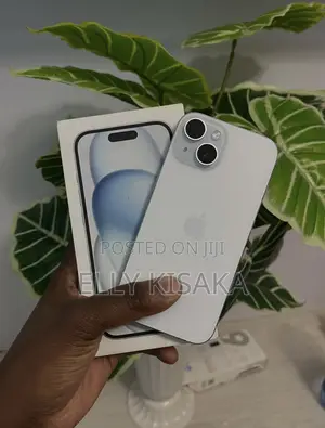 New Apple iPhone 15 128 GB White