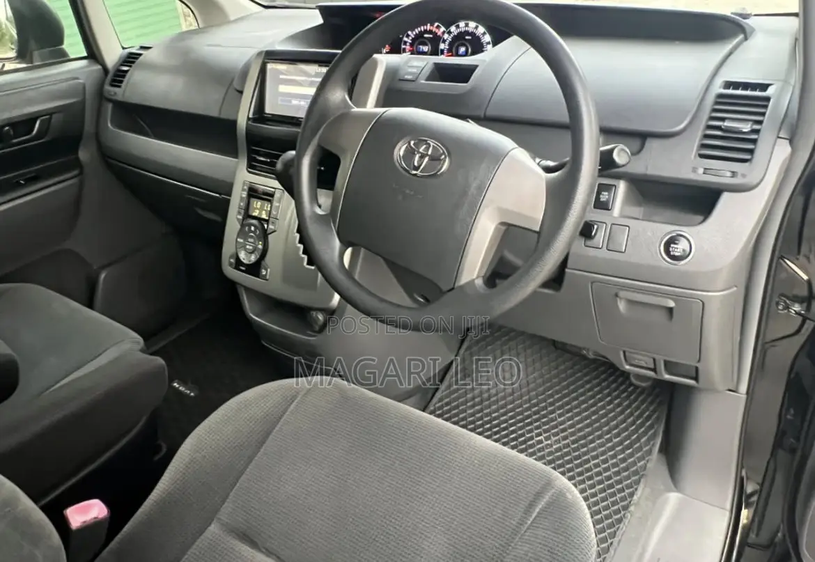 Toyota Noah 2007 Black