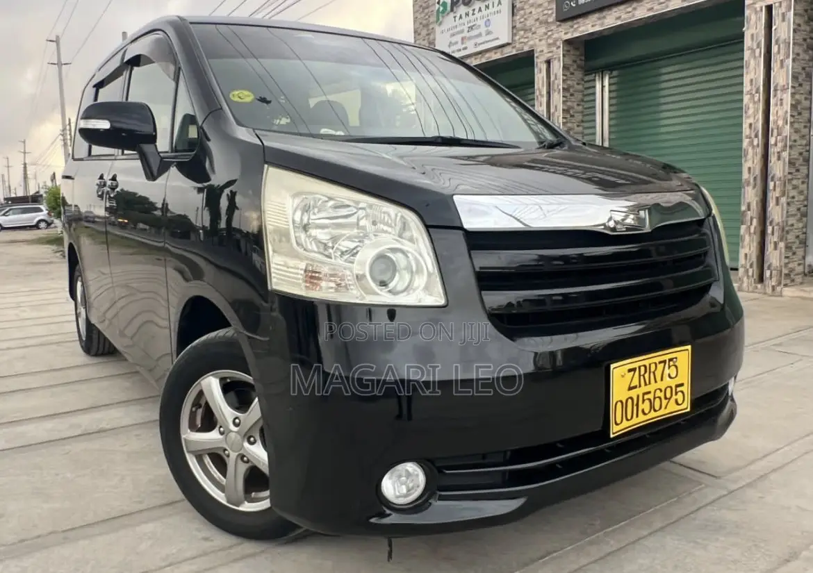 Toyota Noah 2007 Black