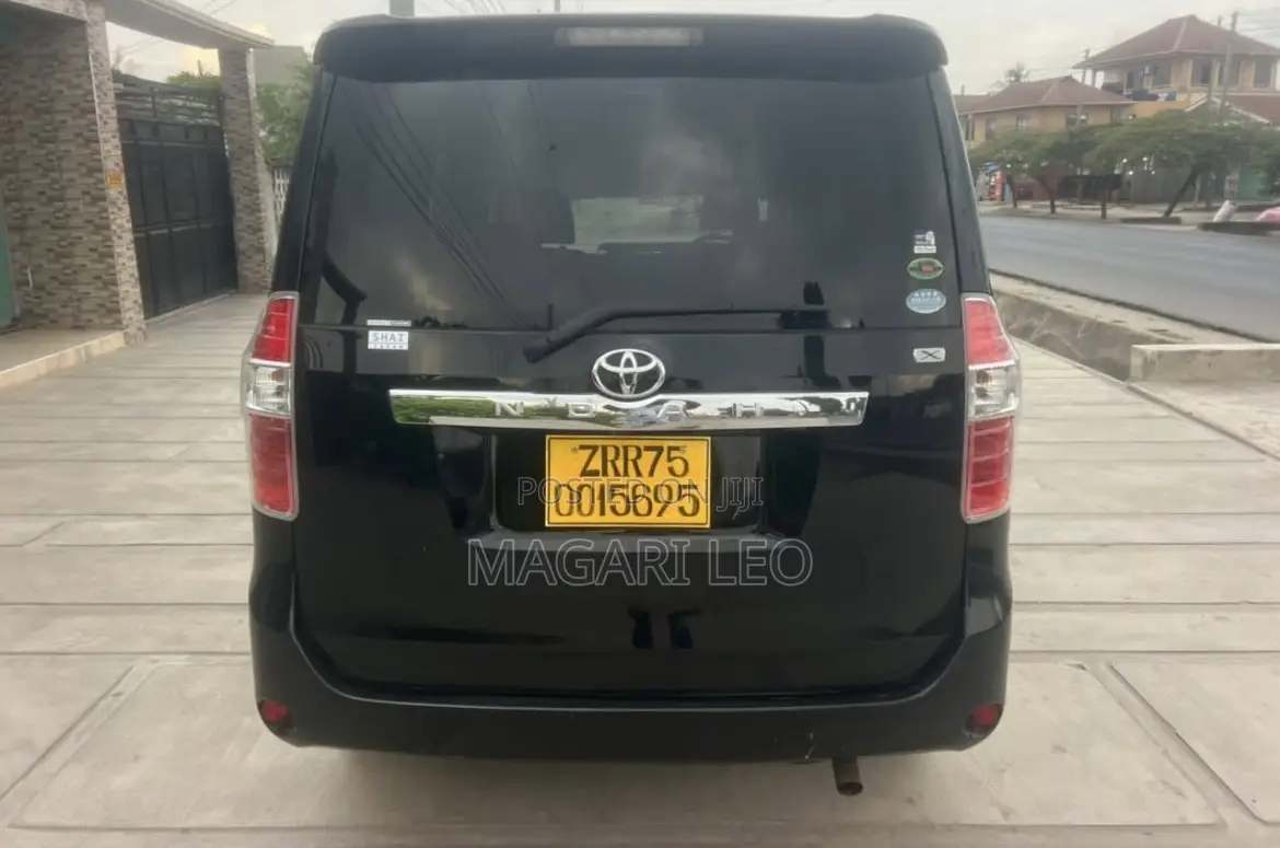 Toyota Noah 2007 Black