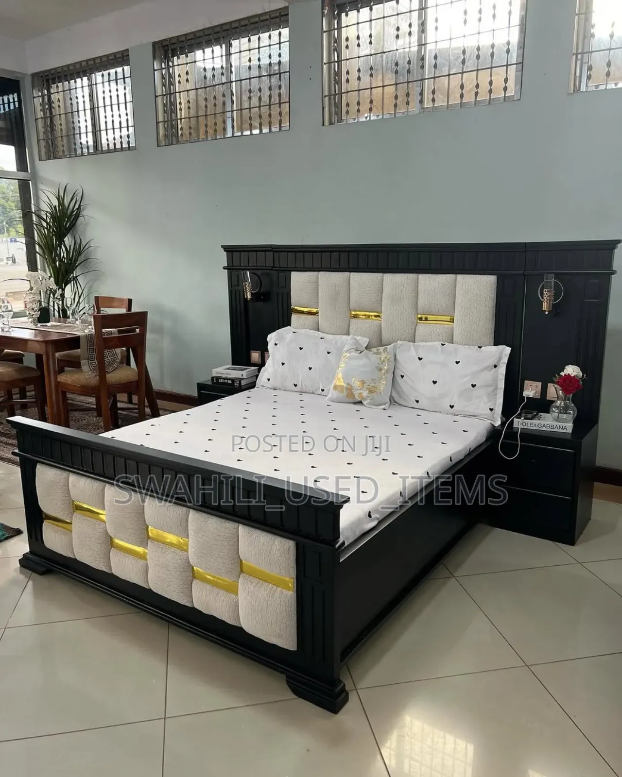 Kitanda 4*6, Bedsides, Godoro Inch 8 Mashuka Na Mito