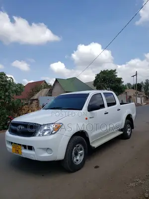 Toyota Hilux 2007 White