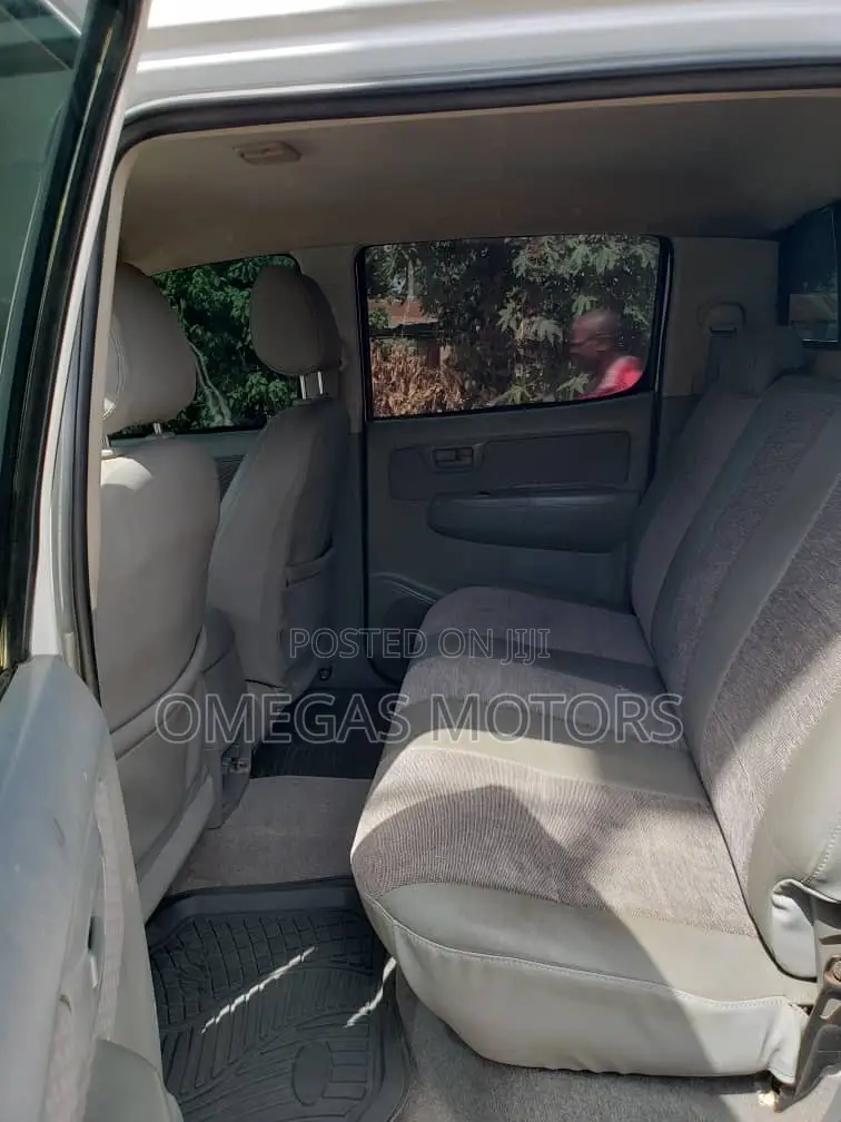 Toyota Hilux 2007 White