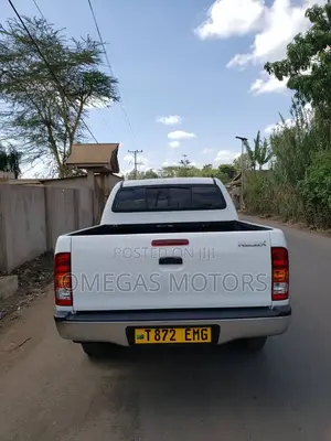 Toyota Hilux 2007 White