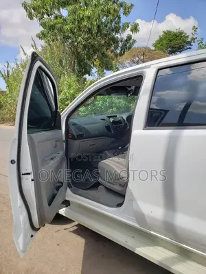 Toyota Hilux 2007 White