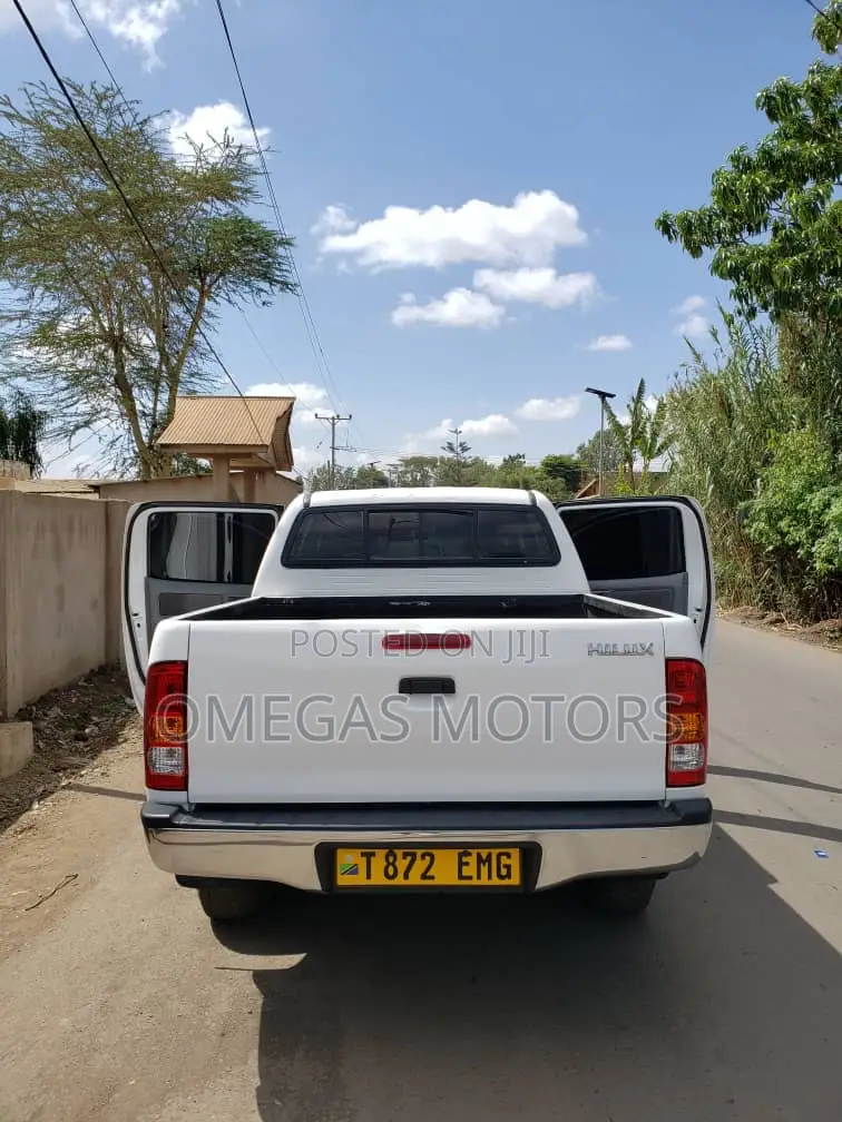 Toyota Hilux 2007 White
