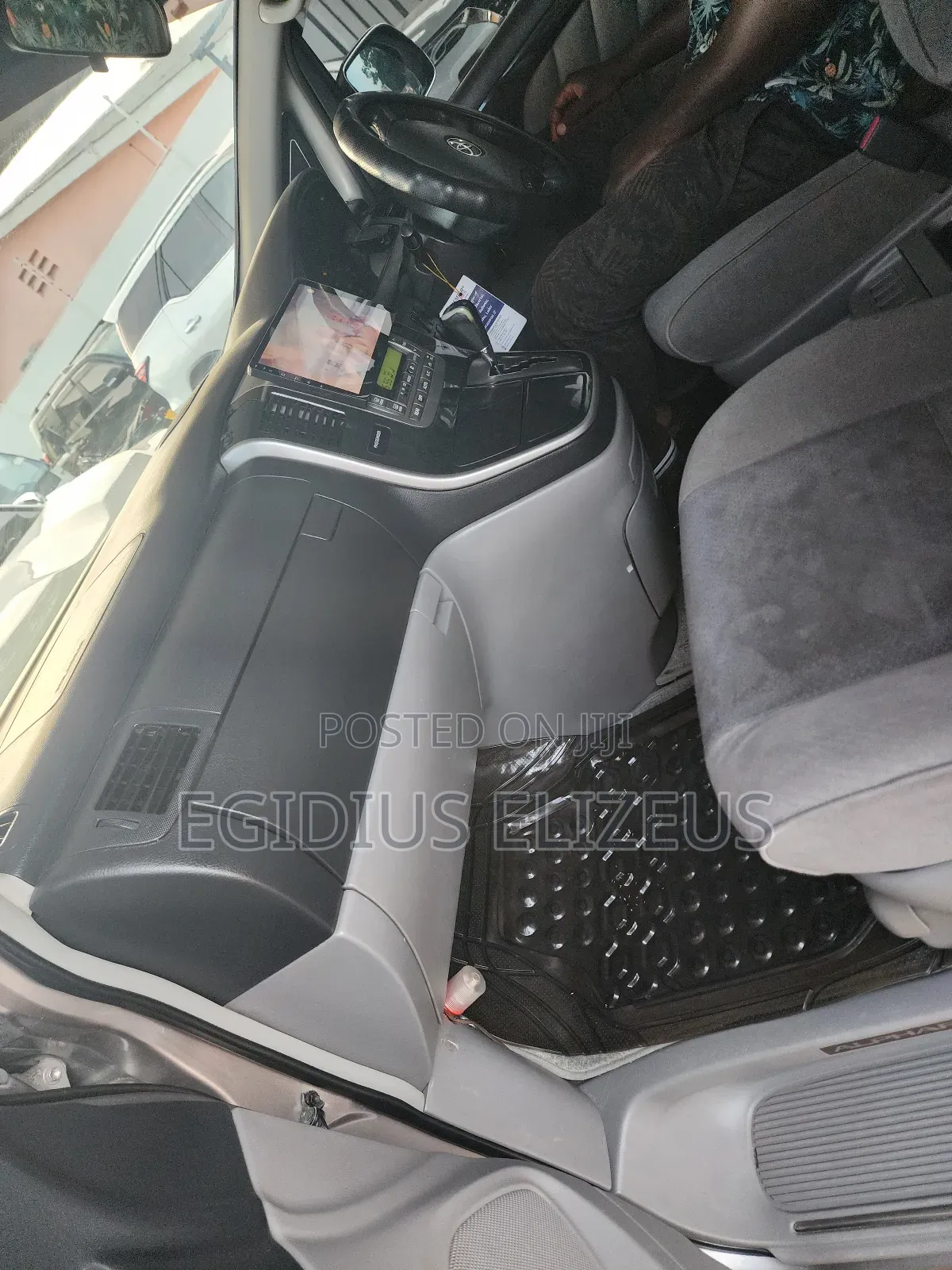 Toyota Alphard 2005 Silver