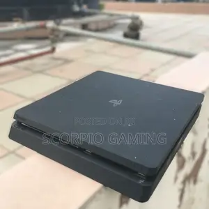 Playstation 4 Slim