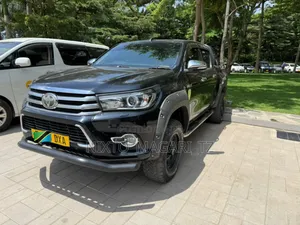 Toyota Hilux 2017 Black
