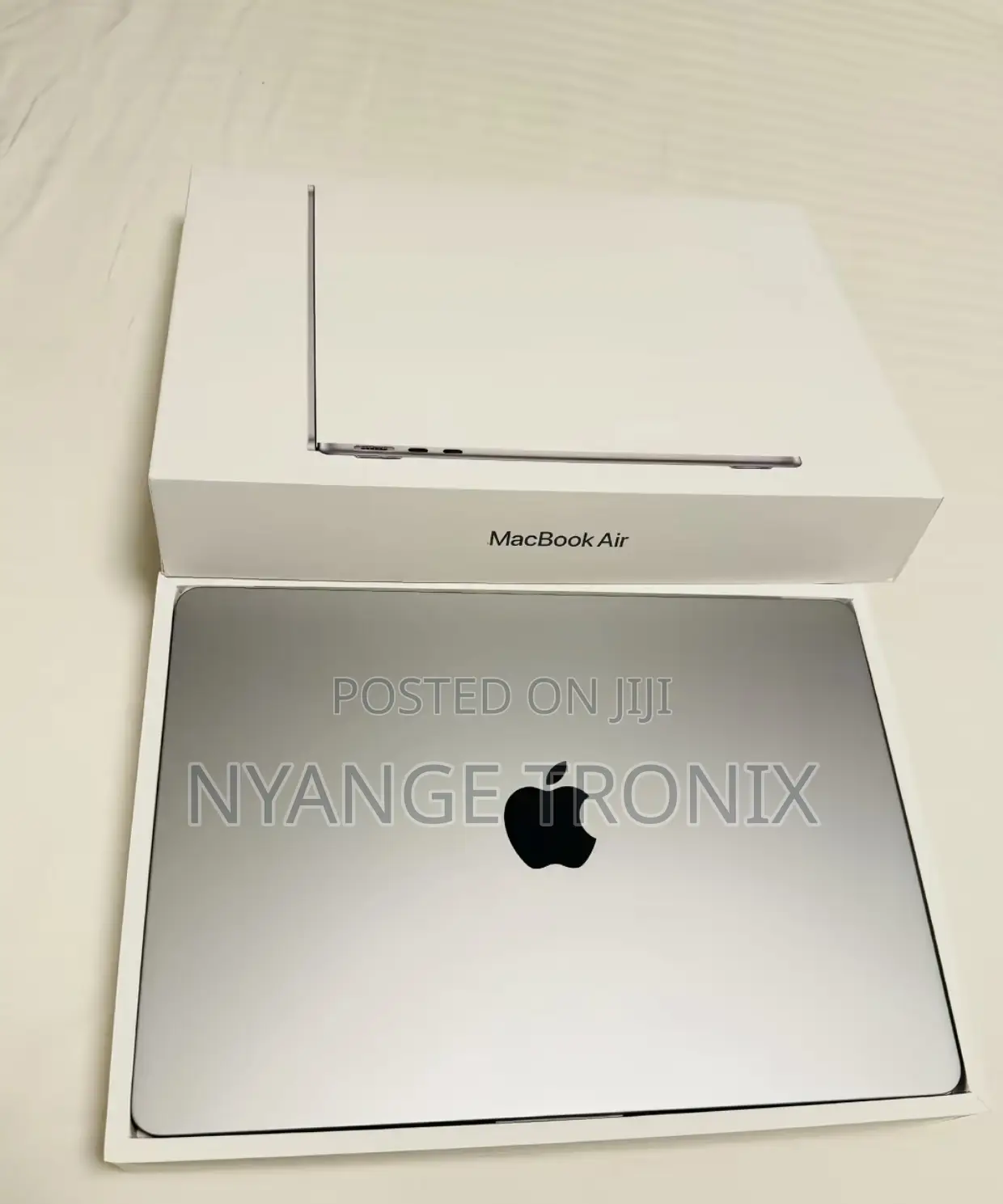 New Laptop Apple MacBook Air 2024 M3 13-Inch 24GB Apple M3 SSD 512GB