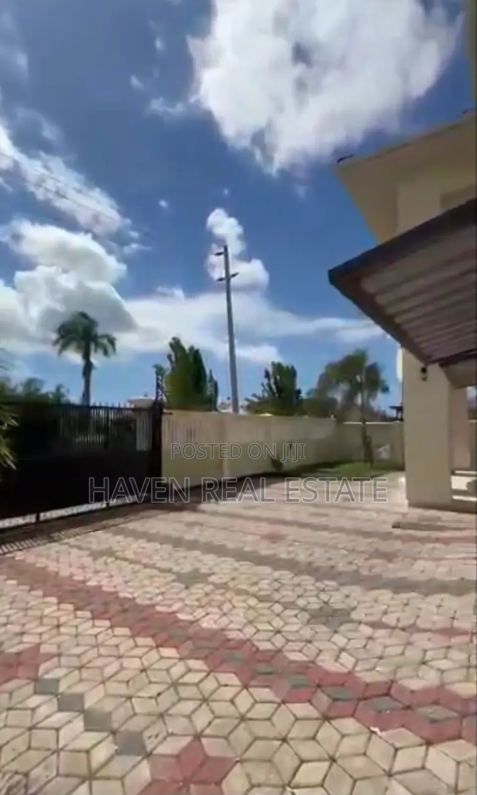 5bdrm House in Kunduchi for rent