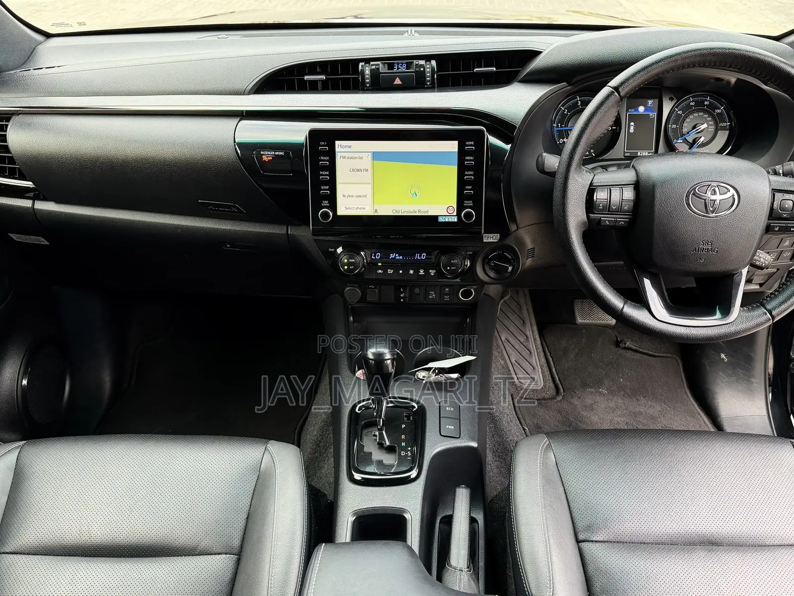Toyota Hilux 2024 Gray