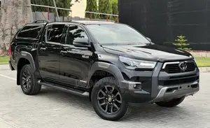 Toyota Hilux 2024 Gray