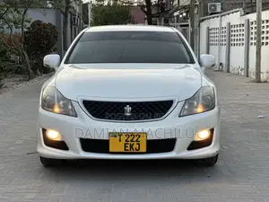 Toyota Crown Majesta 2010 White