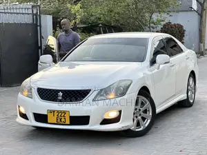 Toyota Crown Majesta 2010 White
