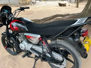 Bajaj Boxer X125 2024 Black