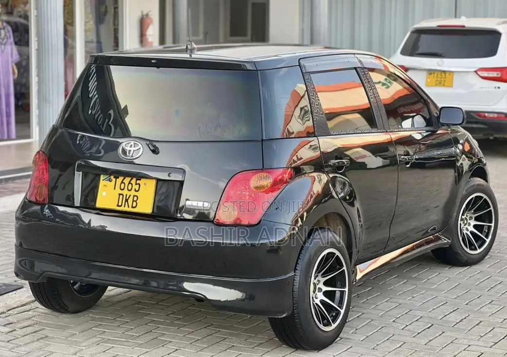 Toyota IST 2003 Black