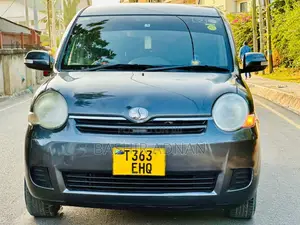 Toyota Sienta 1.5 FWD 2007 Gray