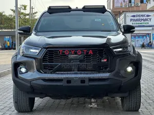 Toyota Hilux 2017 Gray