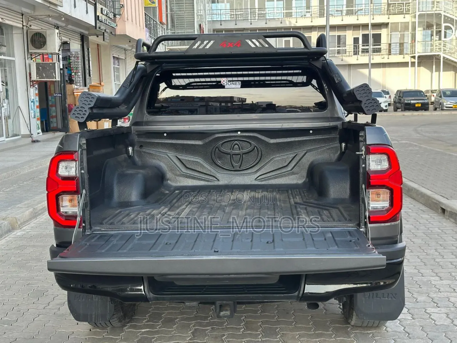 Toyota Hilux 2017 Gray