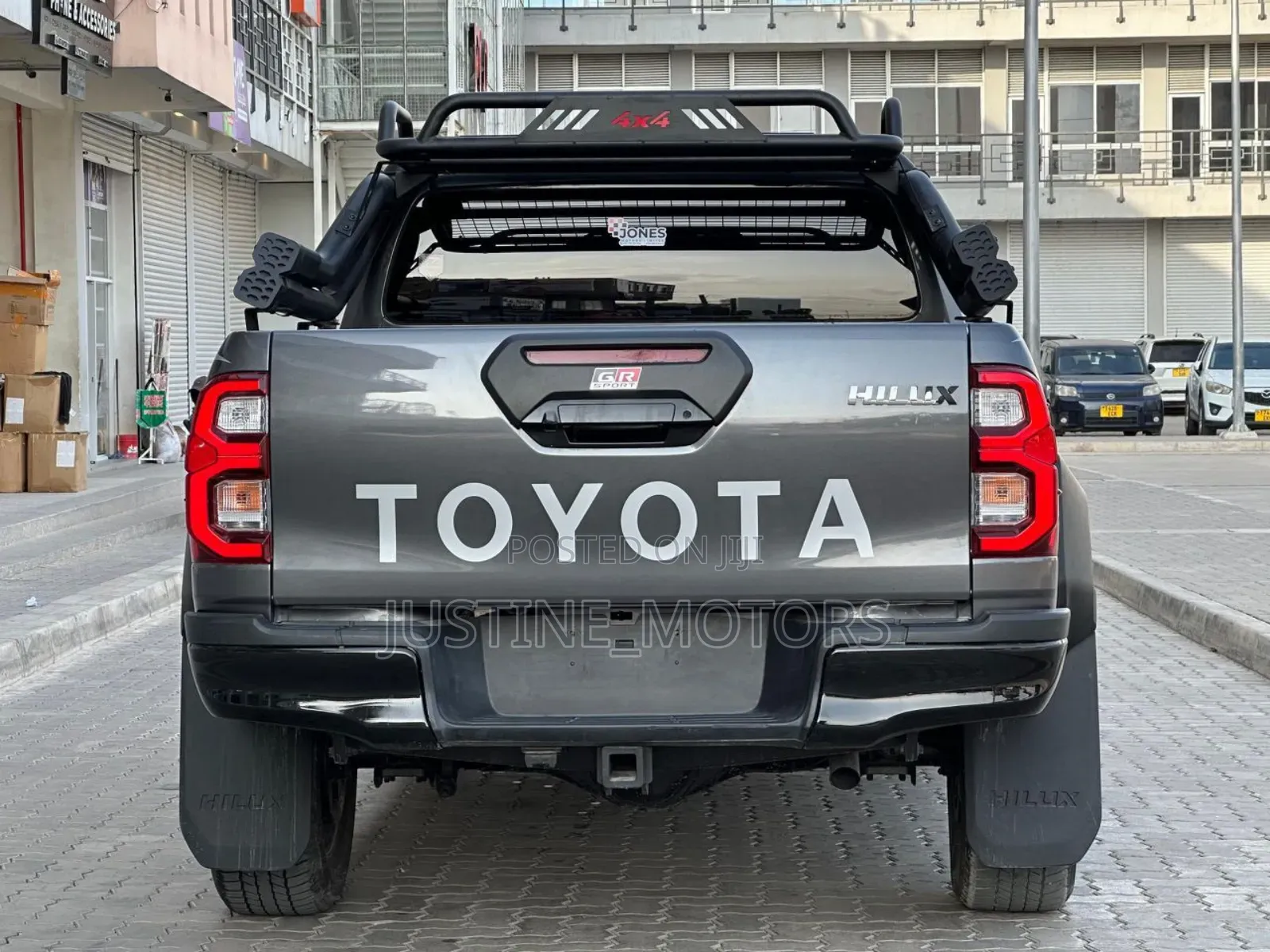 Toyota Hilux 2017 Gray
