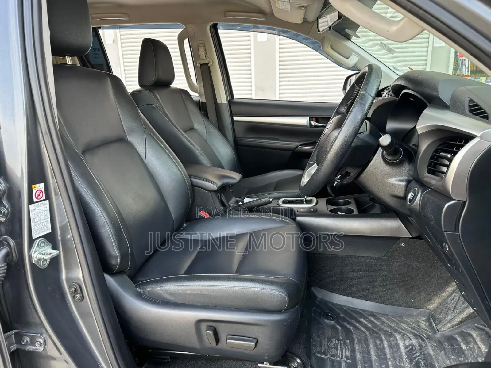 Toyota Hilux 2017 Gray
