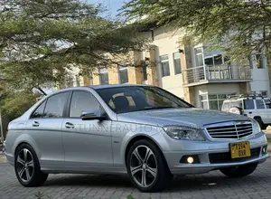 Mercedes-Benz C200 2011 Gray