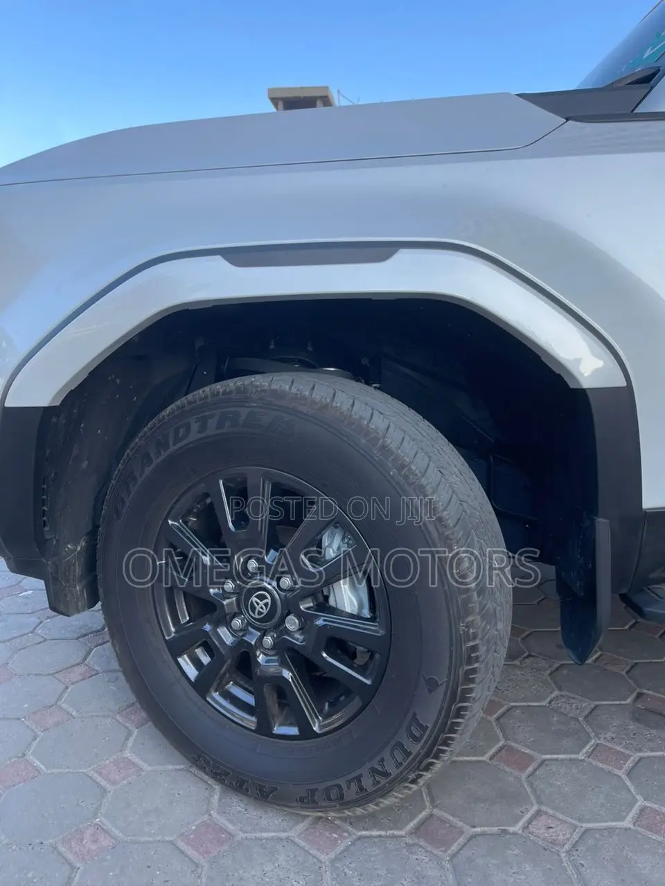 Toyota Land Cruiser 2024 Pearl