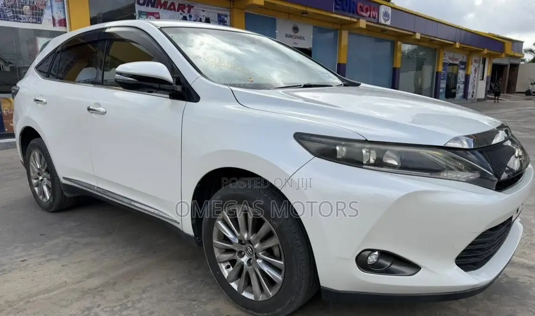 Toyota Harrier 2.0 2015 White