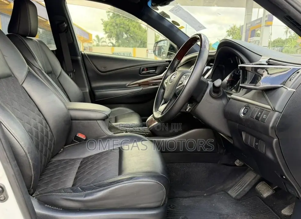 Toyota Harrier 2.0 2015 White