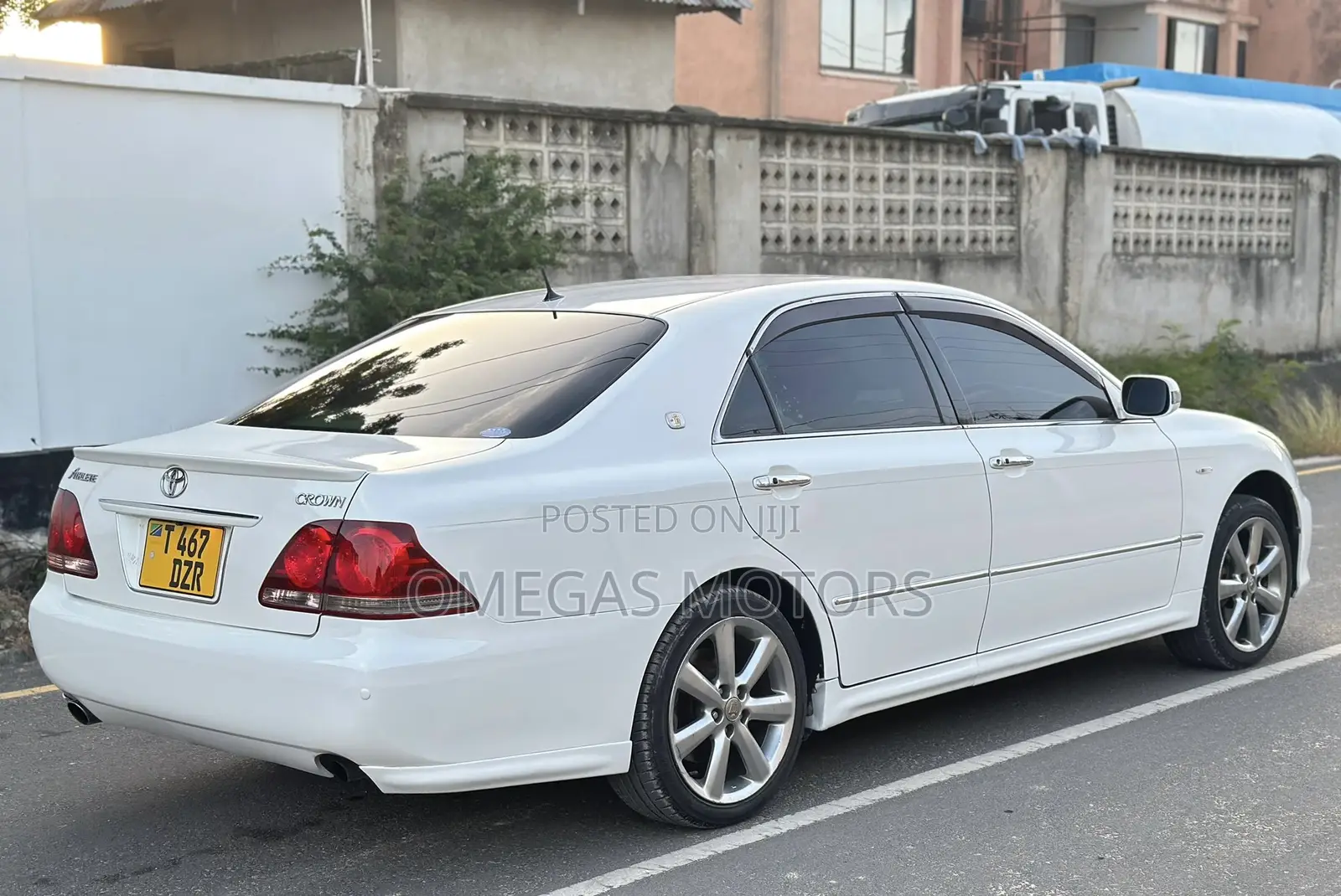 Toyota Crown 2006 White
