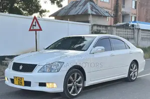 Toyota Crown 2006 White