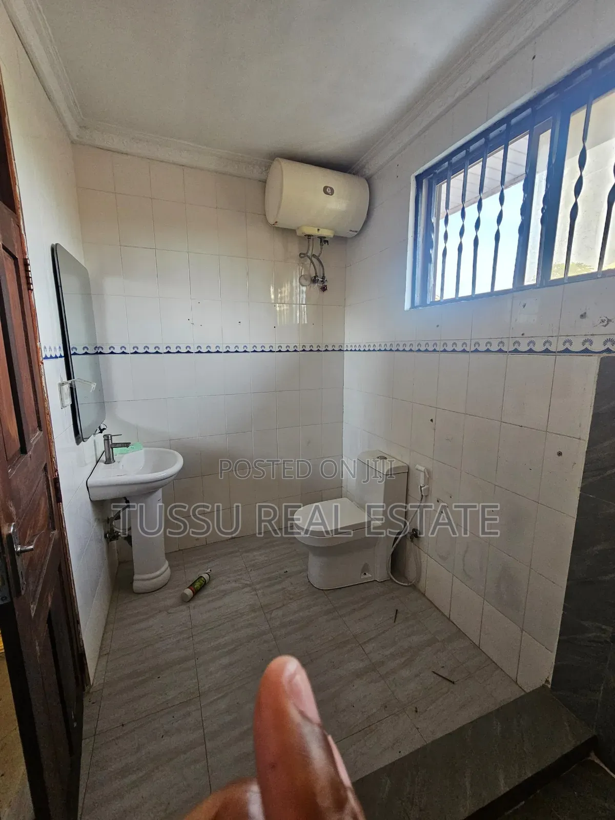 3bdrm Apartment in Mikochen, Mikocheni for rent