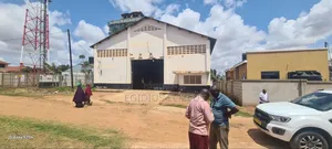 Godowm Linauzwa