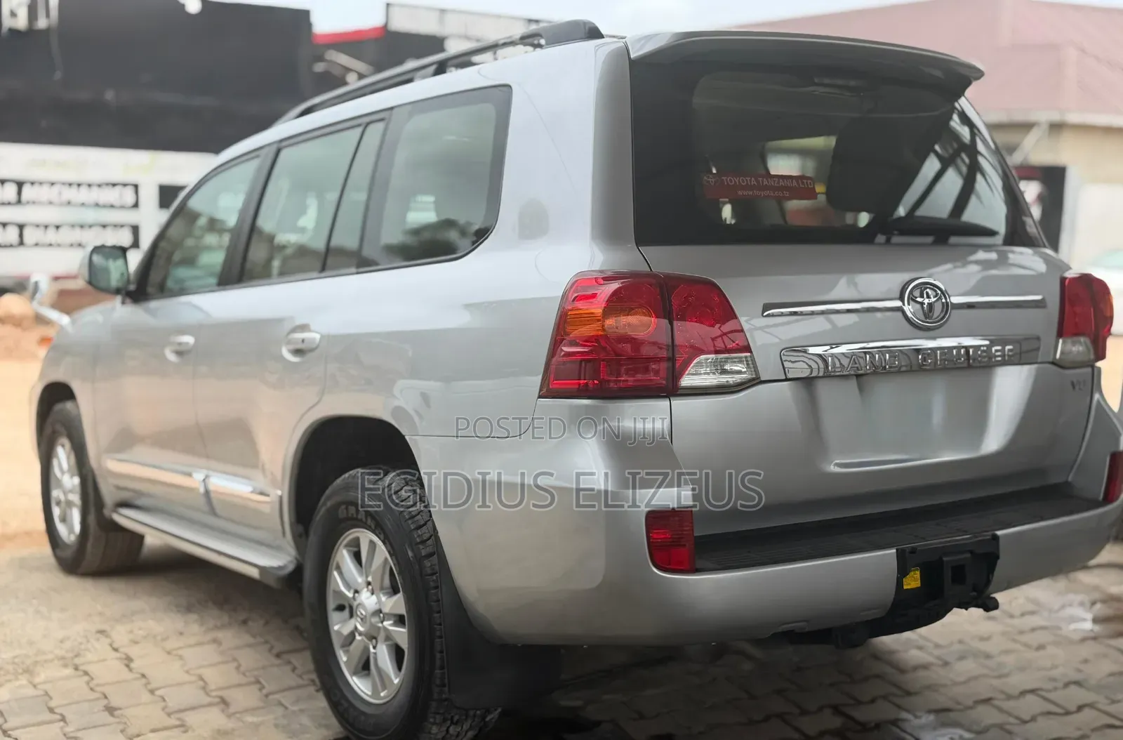 Toyota Land Cruiser 2010 Silver