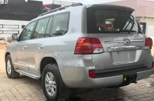Toyota Land Cruiser 2010 Silver