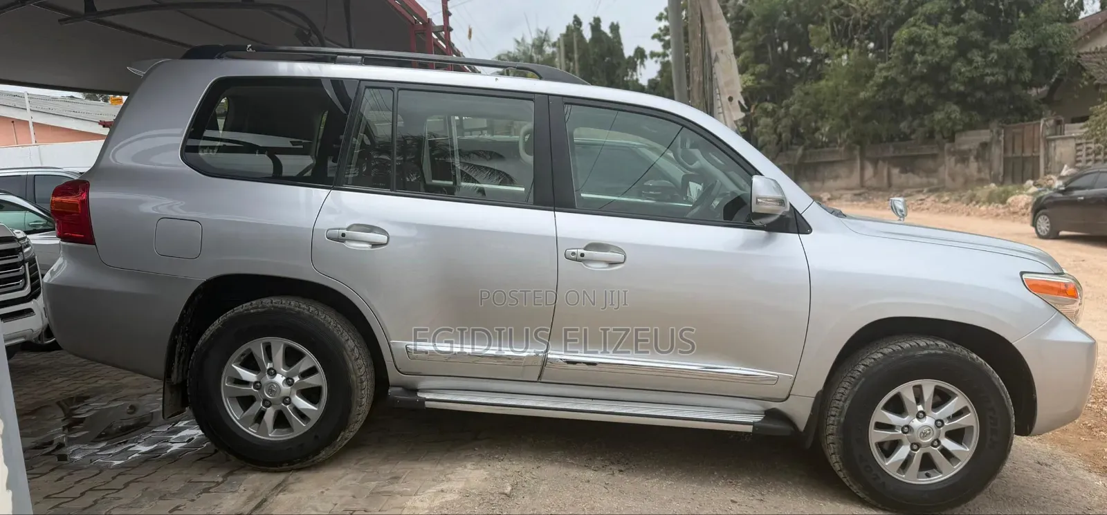Toyota Land Cruiser 2010 Silver