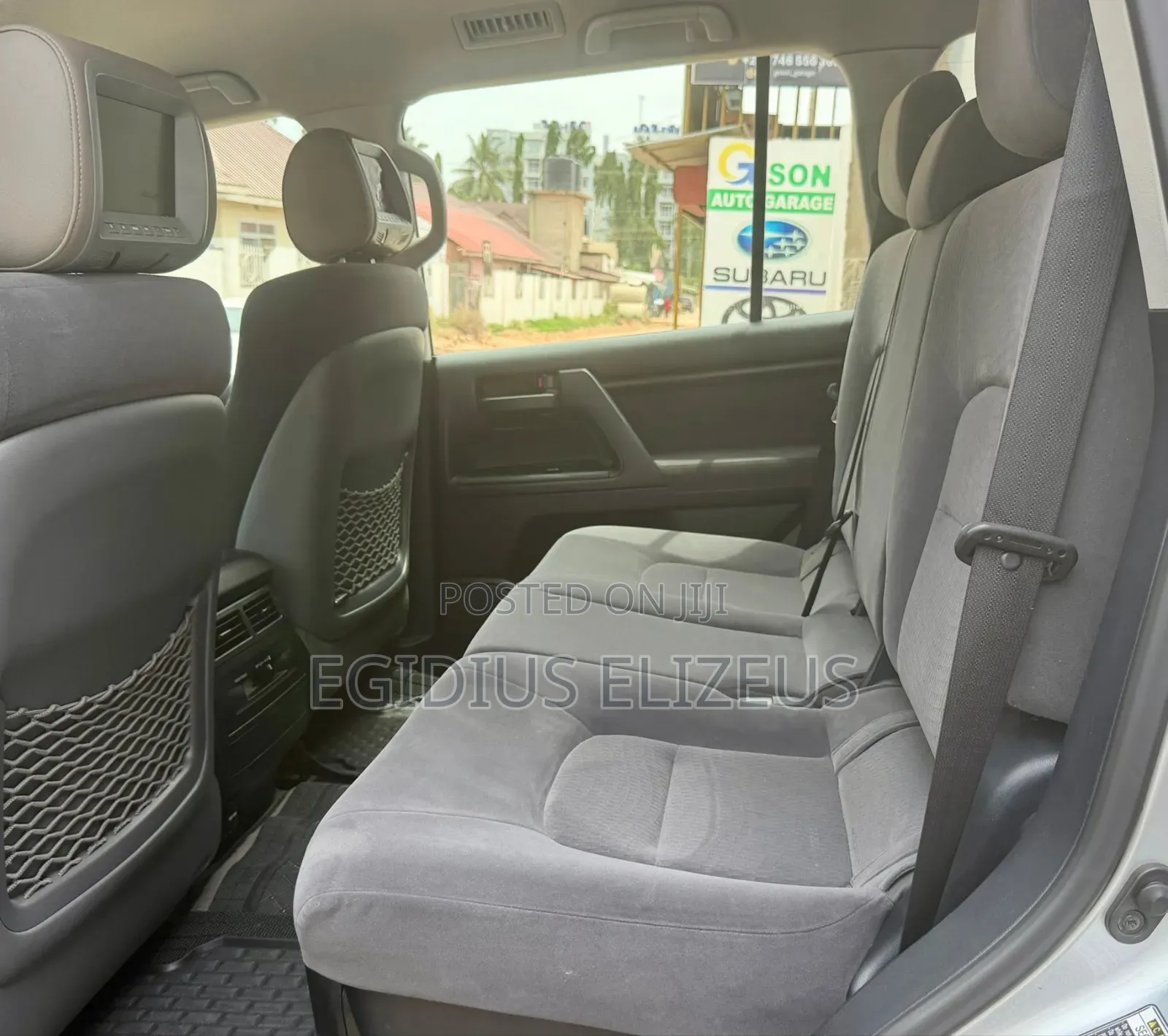 Toyota Land Cruiser 2010 Silver