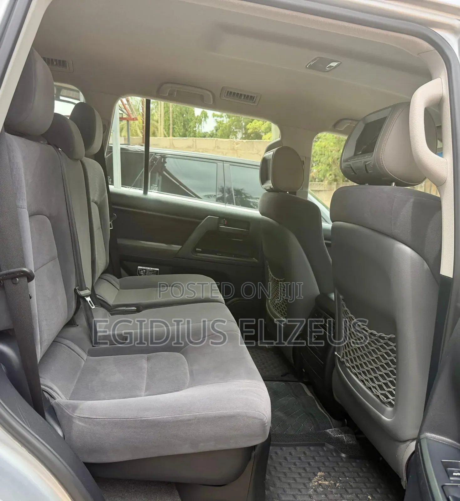 Toyota Land Cruiser 2010 Silver