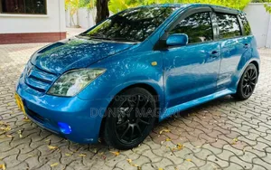 Toyota IST 2004 Blue