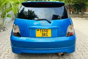 Toyota IST 2004 Blue