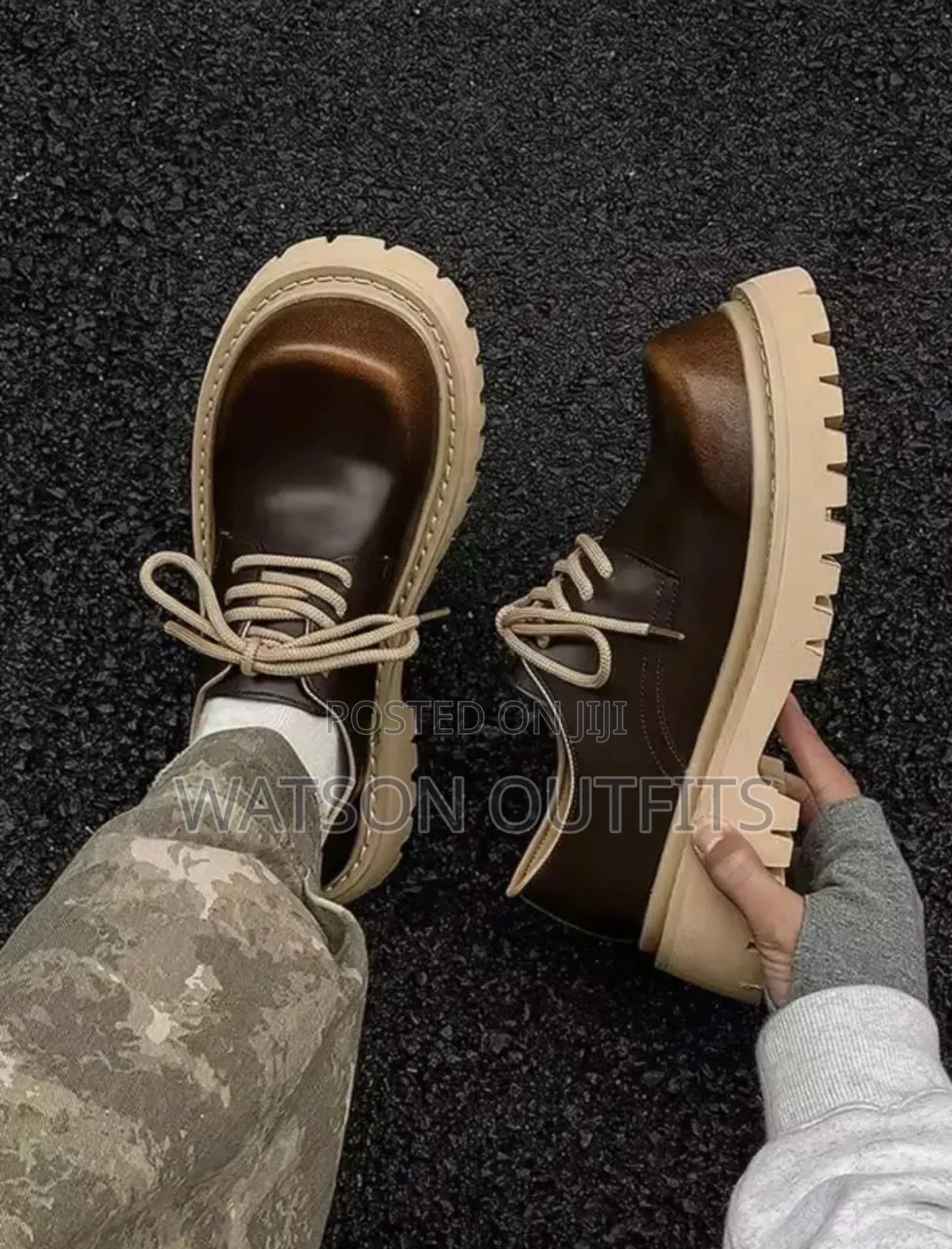 Men's Leather Shoes Artistically Very Worn
