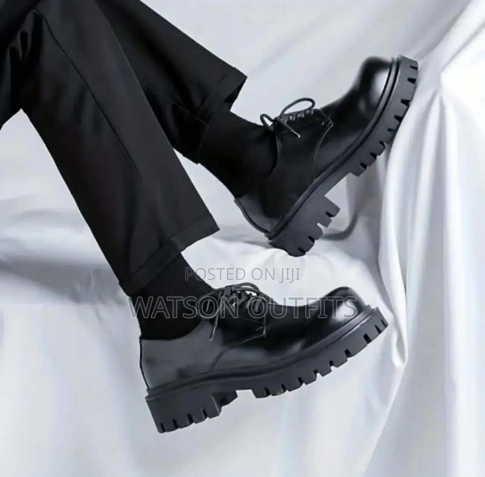 Men's Leather Shoes Artistically Very Worn