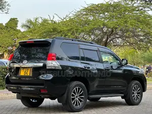 Toyota Land Cruiser Prado 2014 Black
