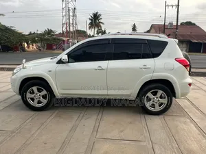 Toyota RAV4 2007 White