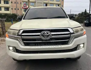 Toyota Land Cruiser 4.5 V8 VXR 2012 White